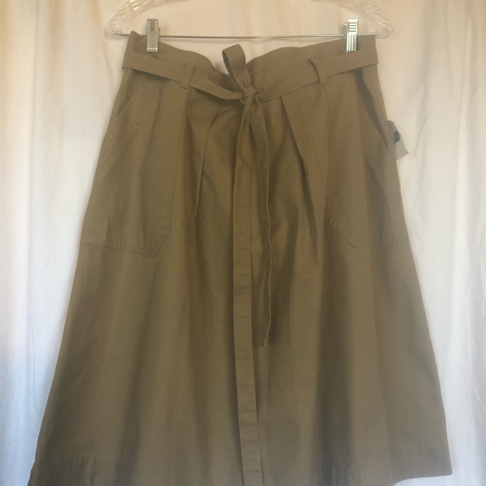 Khaki A-line skirt with belt and pockets